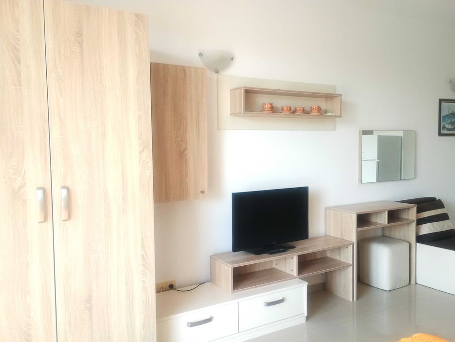 ТОП НАЕМ / Първа линия с басейн и паркомясто, Несебър, Кристал Б5