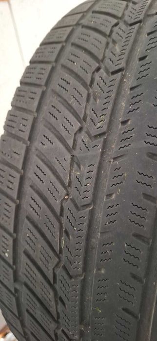 Anvelope de iarna. M+S 225/40.R18