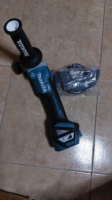 Polizor unghiular Makita DGA513 original