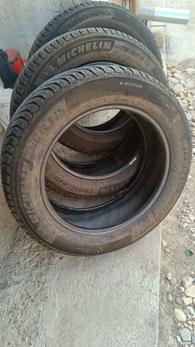 Vând 2 anvelope allseasson Michelin Crissclimate 2 215/6017 -Duster2