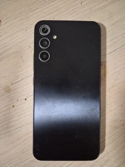 Продавам телефон Samsung Galaxy A34