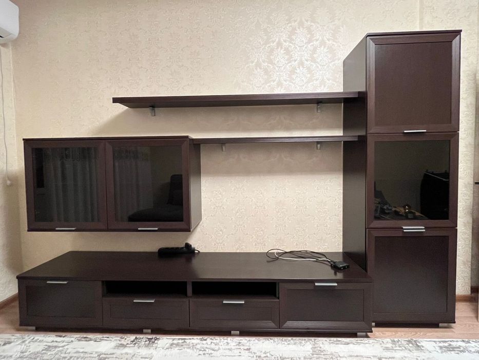 Продается настенный гарнитур для гостиной