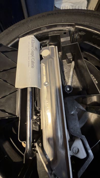 Резервна Гума патерица за Мерцедес 17