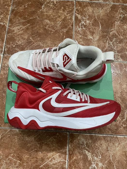 Nike Giannis Immortality 3 40.5EU