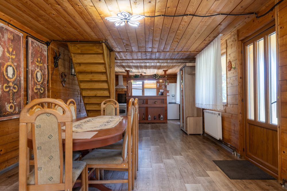 Cabana cu Ciubar in Dej (ocupata DE REVELION) 9000 lei