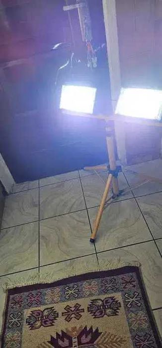 trepied cu 2 proiectoare 2x100w lampa de lucru