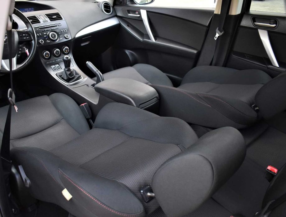 Mazda 3 motor clasic 1.6 benzina an 2012