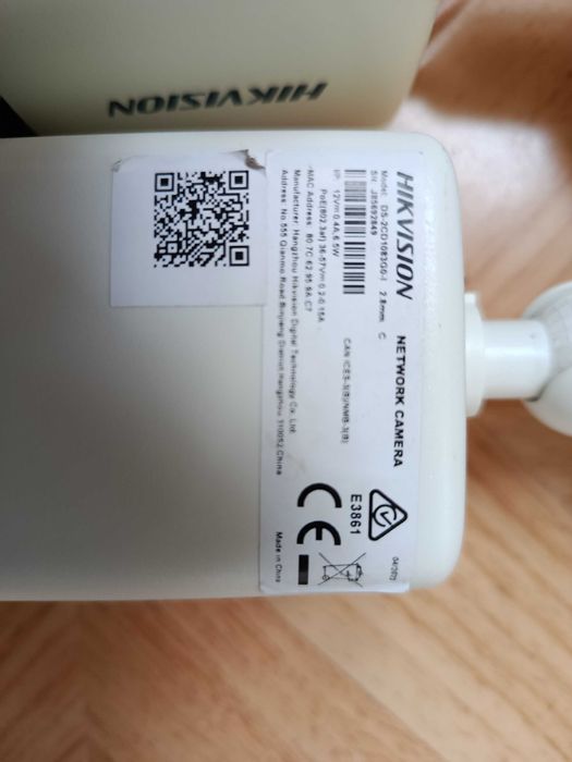 Продам 2 камеры 8MP Hikvision Poe switch