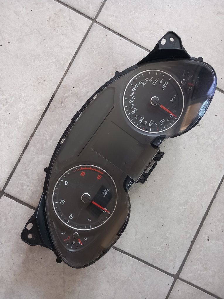 Ceasuri bord Audi A4 B8 2.0 Facelift