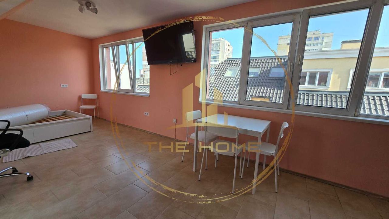 Дава се под наем Едностаен апартамент в Варна, Център - 42 кв.м за 375 € - Снимка #4