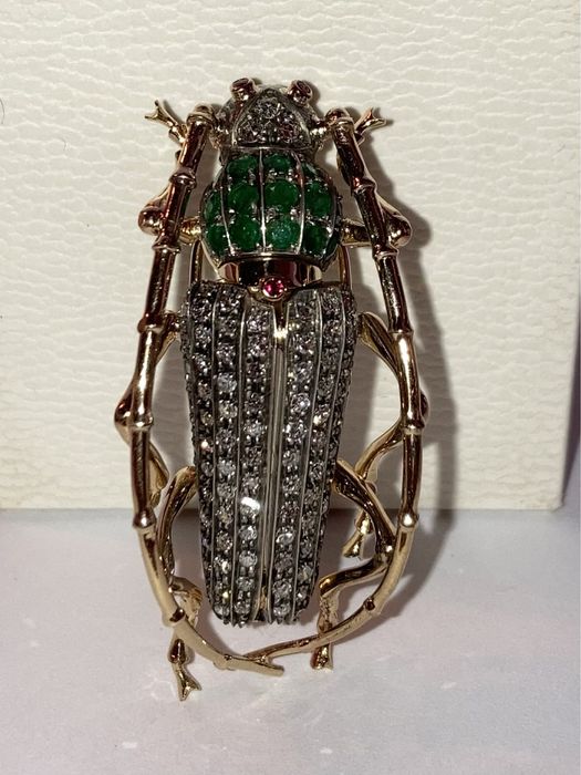 Brosa veche Greier aur 18kt.cu diamante si smaralde