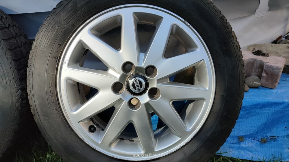 Джанти 16" цола 5х108 със зимни гуми