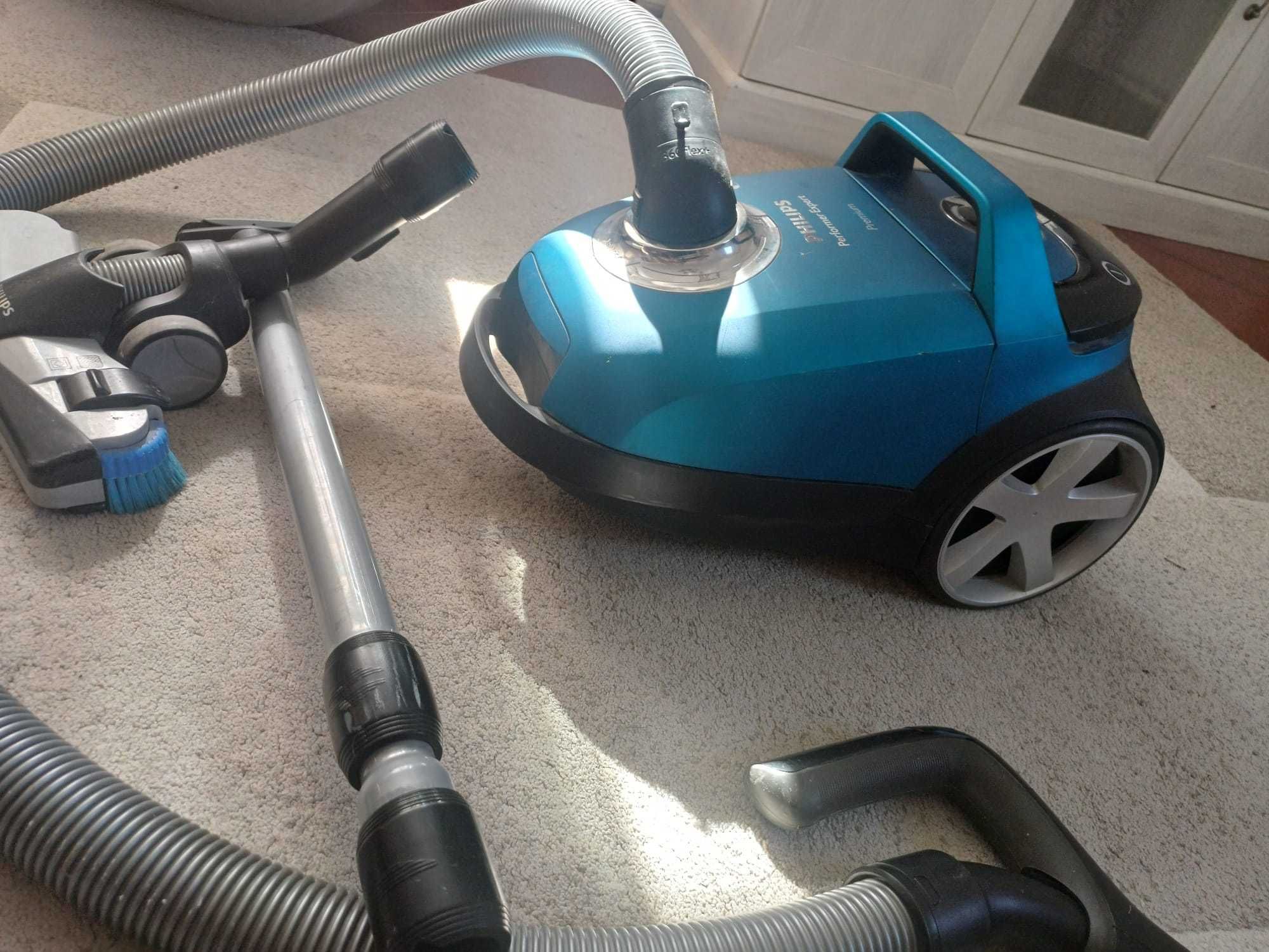Aspirator Philips FC8227 premium cu accesorii