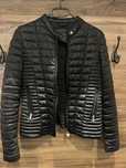 Преходно яке Guess