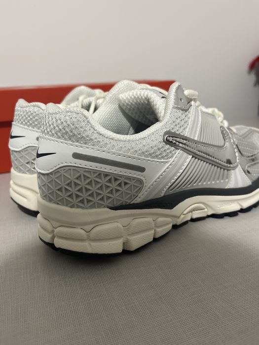 Nike vomero 5 silver
