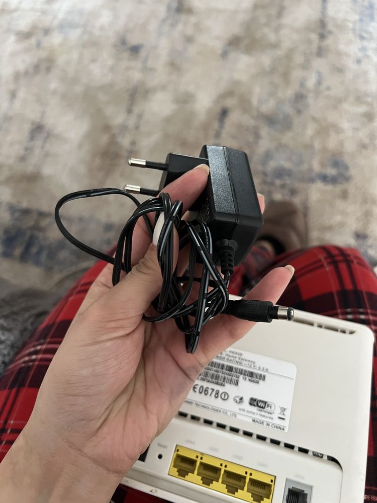 Продам модем  Huawei роутер