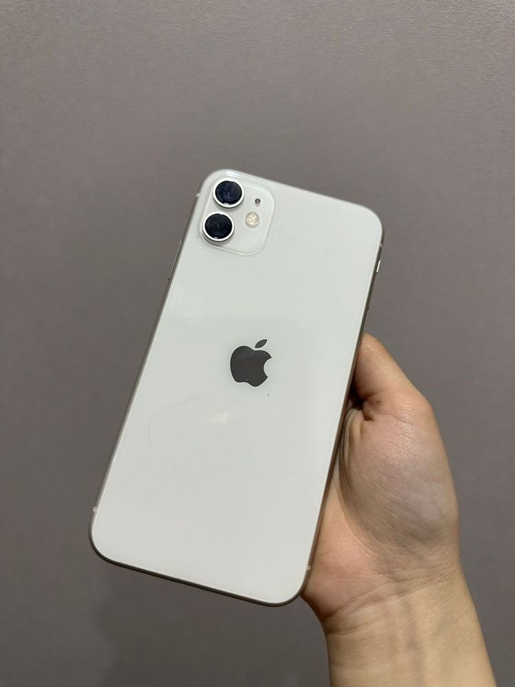 iPhone 11 белый, б/у