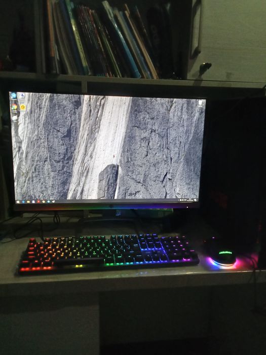 Moshni pc sotiladi narhi 250$ keysi rgb