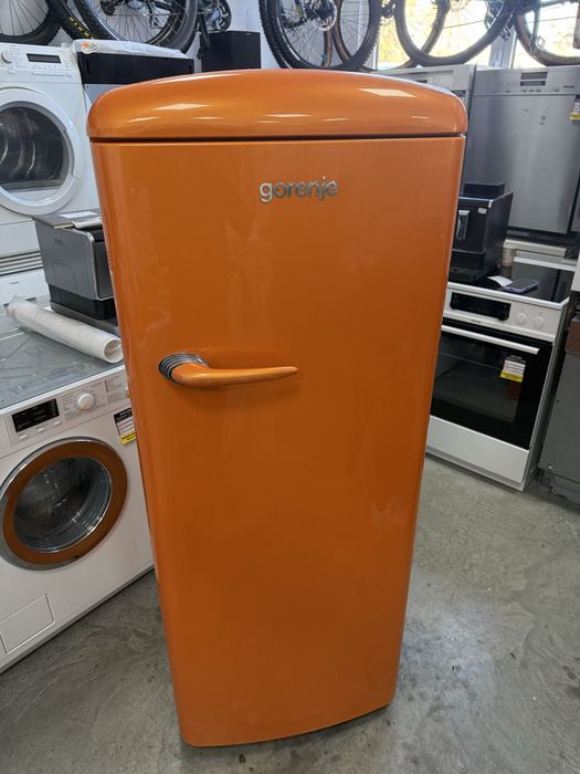 Ретро хладилник и фризер Gorenje.
