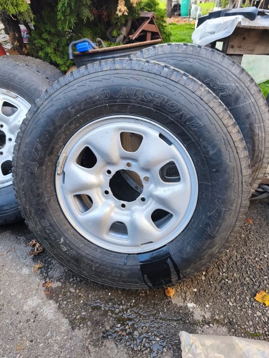 Гуми с джанти за Toyota Hilux