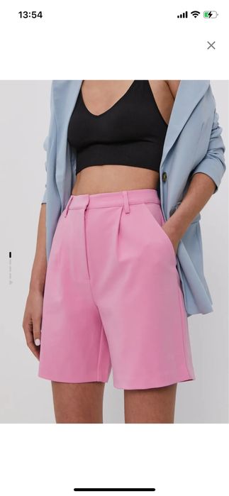 Pantakoni scurti roz pal noi