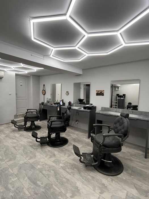 Motorway barbershop inchiriaza post frizerie