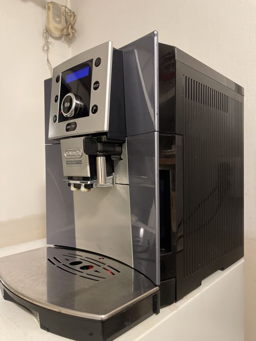 Aparat de cafea Delonghi perfecta cappucino