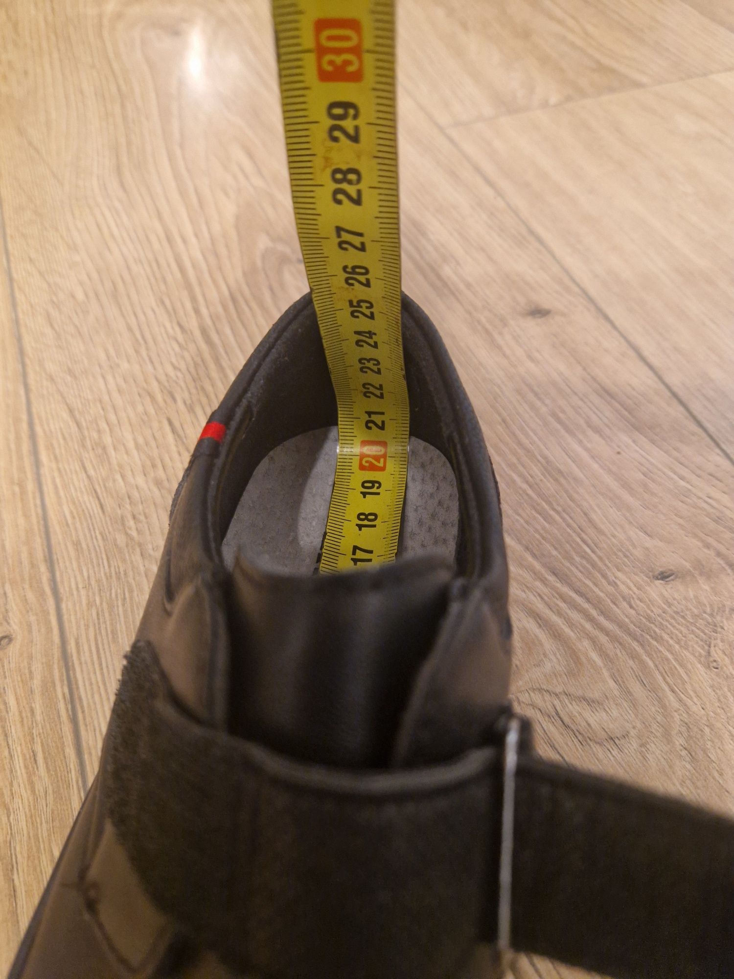 Vand pantofi baieti marime 31