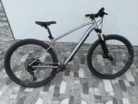 Vand bicicleta rockrider expl 520 ca nou