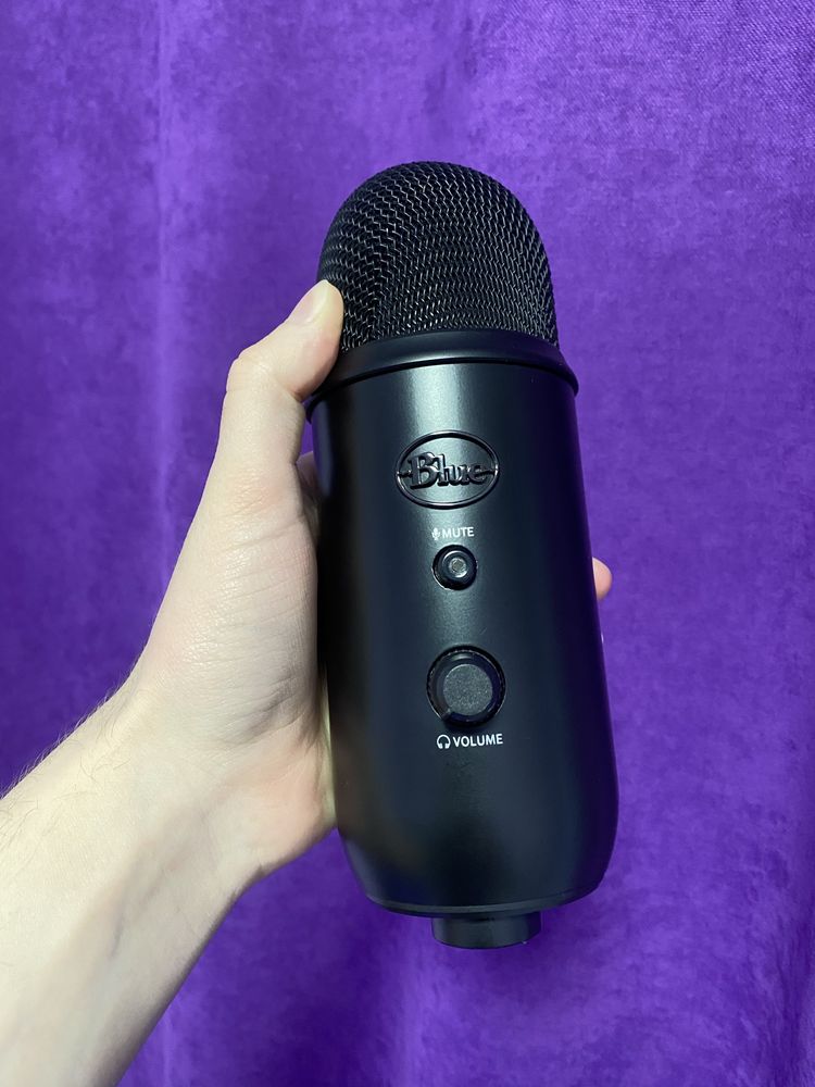 Студийный микрофон Blue Yeti с дефектом