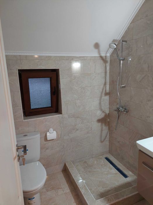 OCAZIE ! Vand casa cu vedere la lac