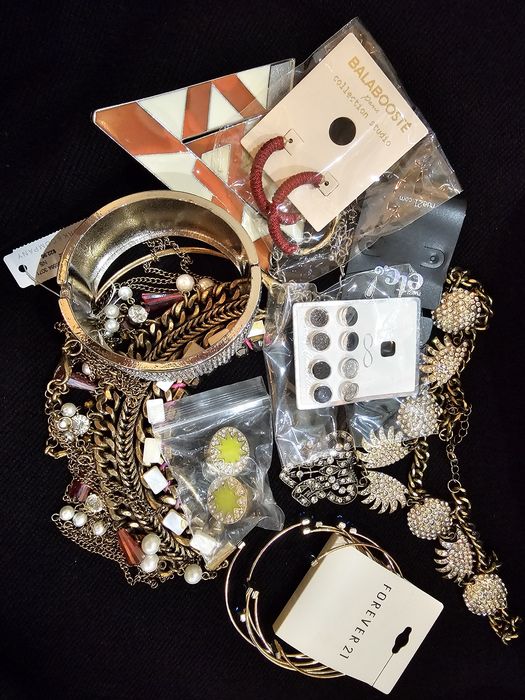 Украшения новые с евростока, есть в упаковках