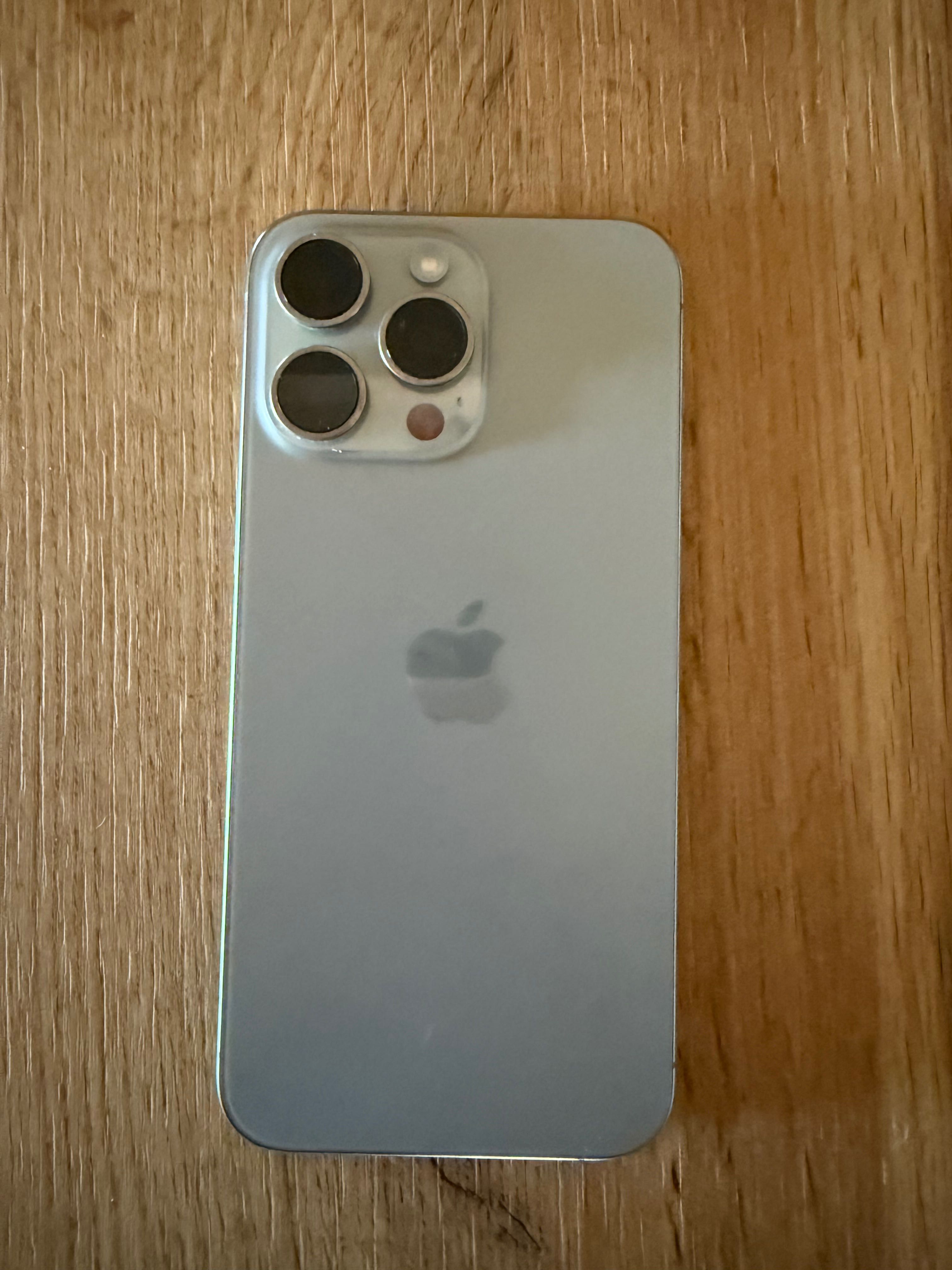 iPhone 15 pro max - без забележки