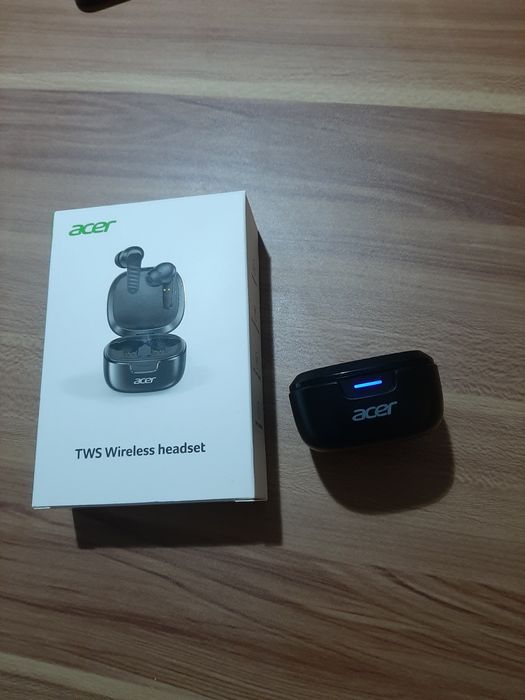 Samsung cu casca Bluetooth și husa ca nou și căști acer noi