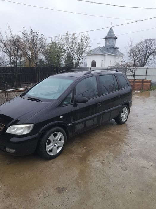 Vând Opel zafira
