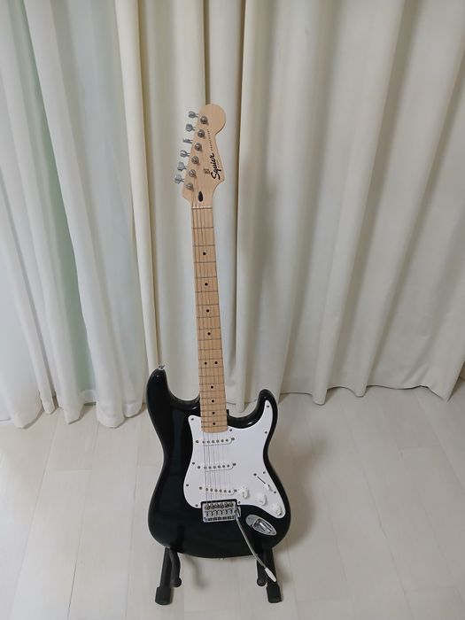 Электрогитара Squier оригинал