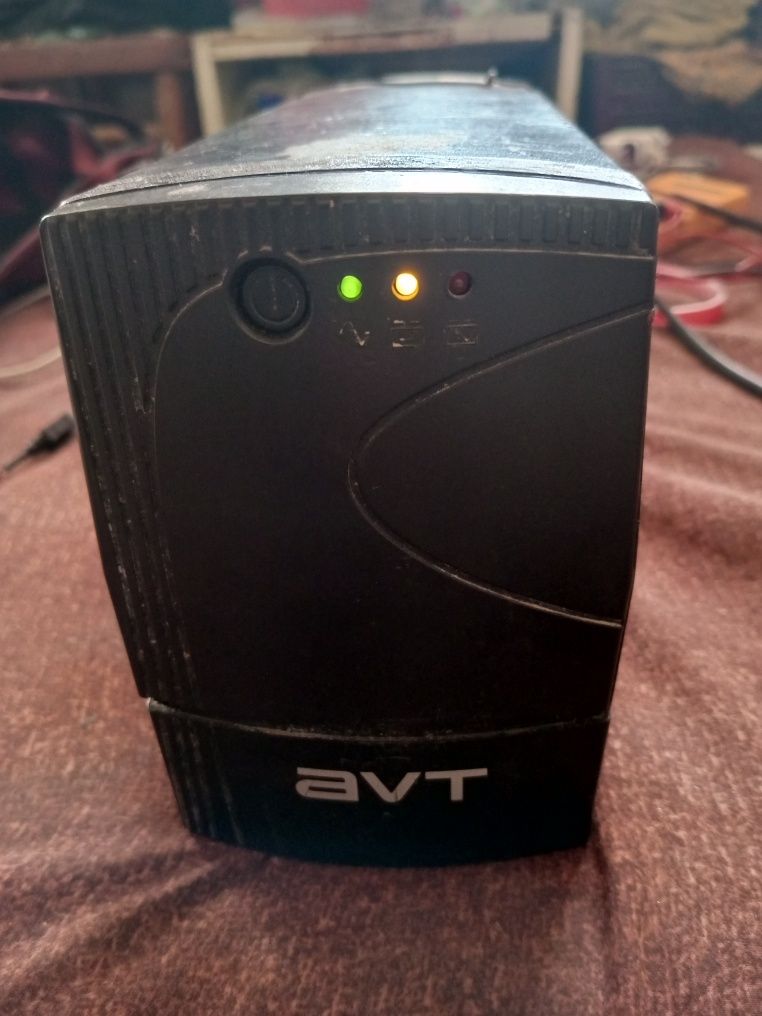 AVT   220~vol~ narmalni.