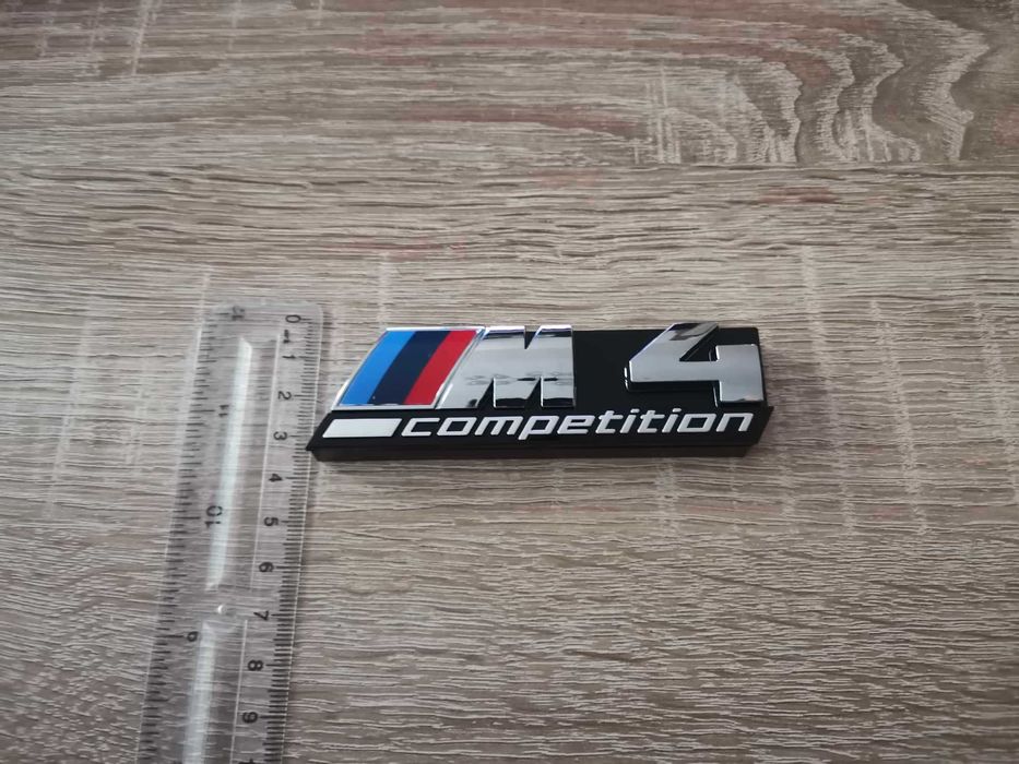 Предна решетка сребриста емблема BMW M4 Competition