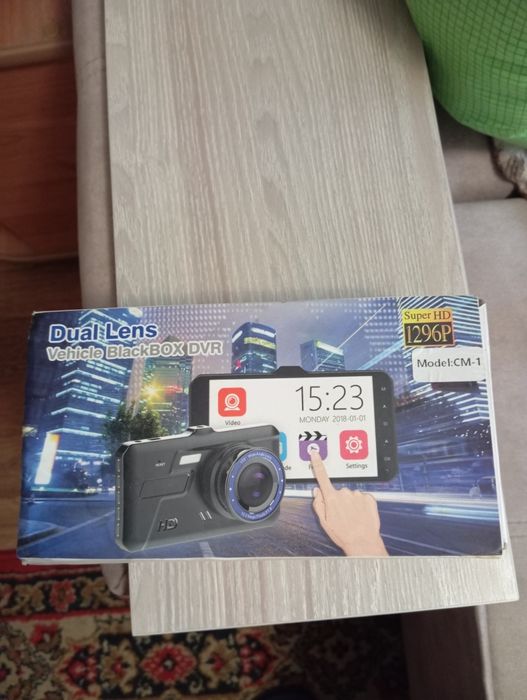 Видео регистратор на авто с камерой заднего вида