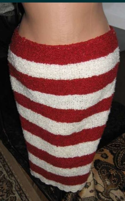 Costum alb rosu-model unicat
