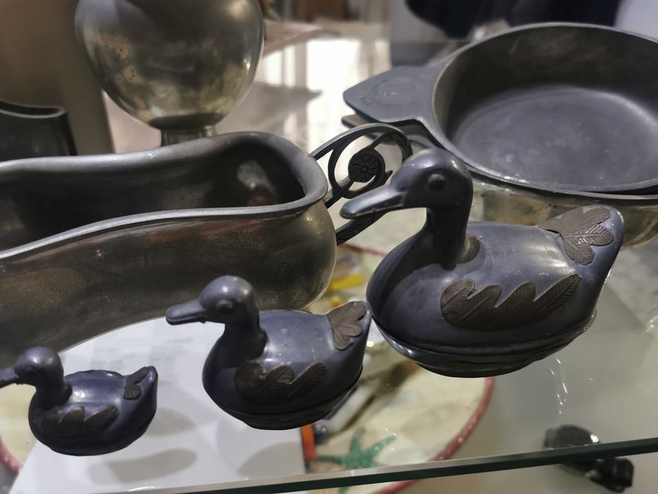 Figurine caini din Etain