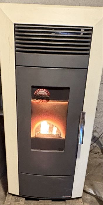 Продавам пелетна камина COMO 21