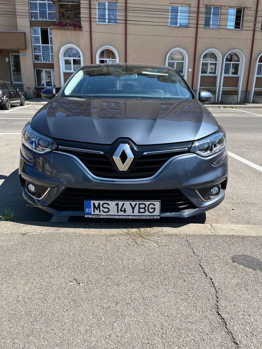 Renault Megane Functioneaza si este intretinuta ff bine.A fost tinuta in garaj