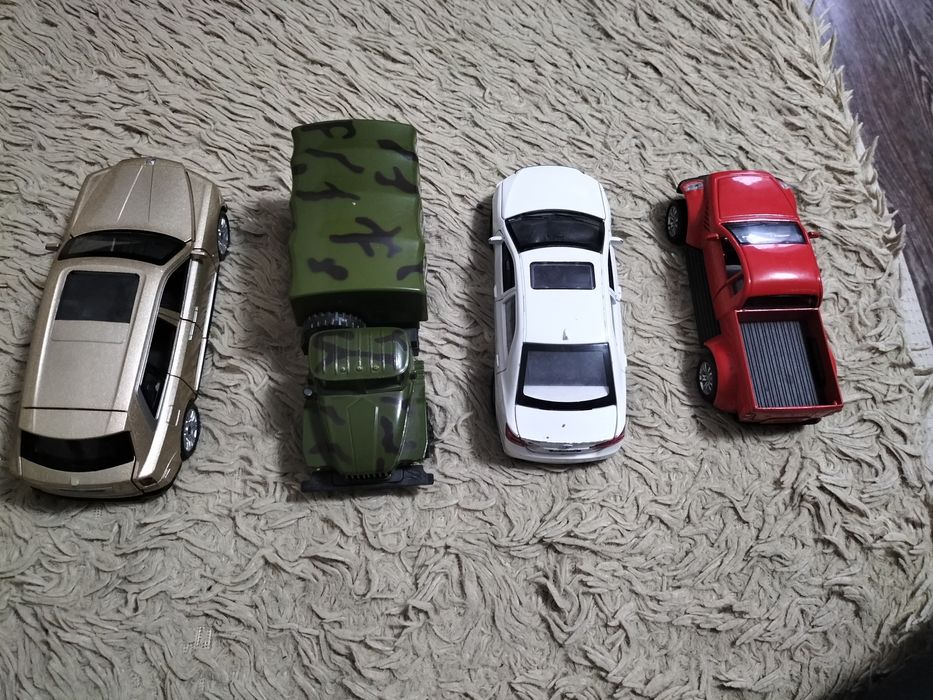 Продам металлические машинки бу