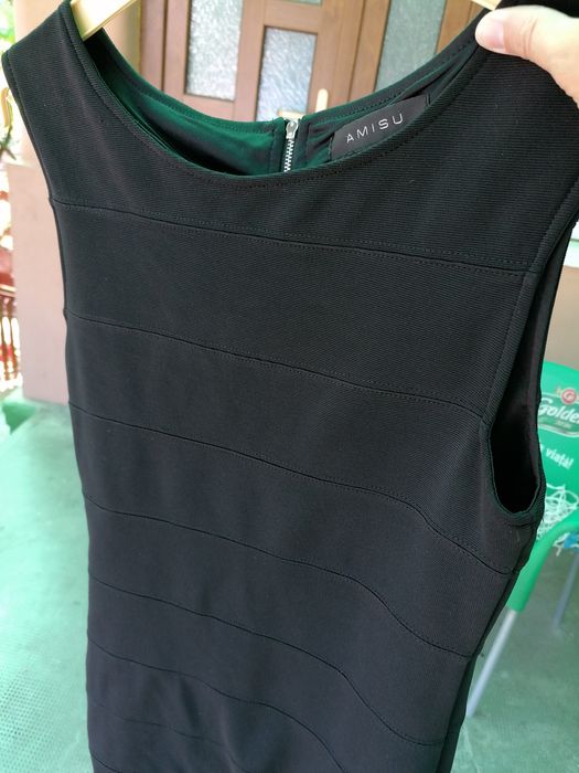 Transport gratuit! Vând rochie Amisu mar . 38