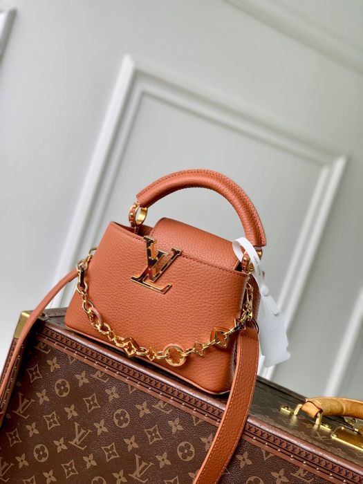 Geanta Louis Vuitton Capucines Taurillon
