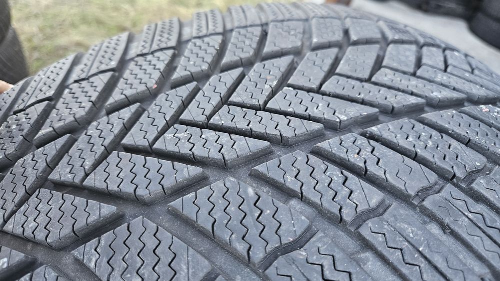 2бр гуми 285 40 21 дот 21 бриджстоун