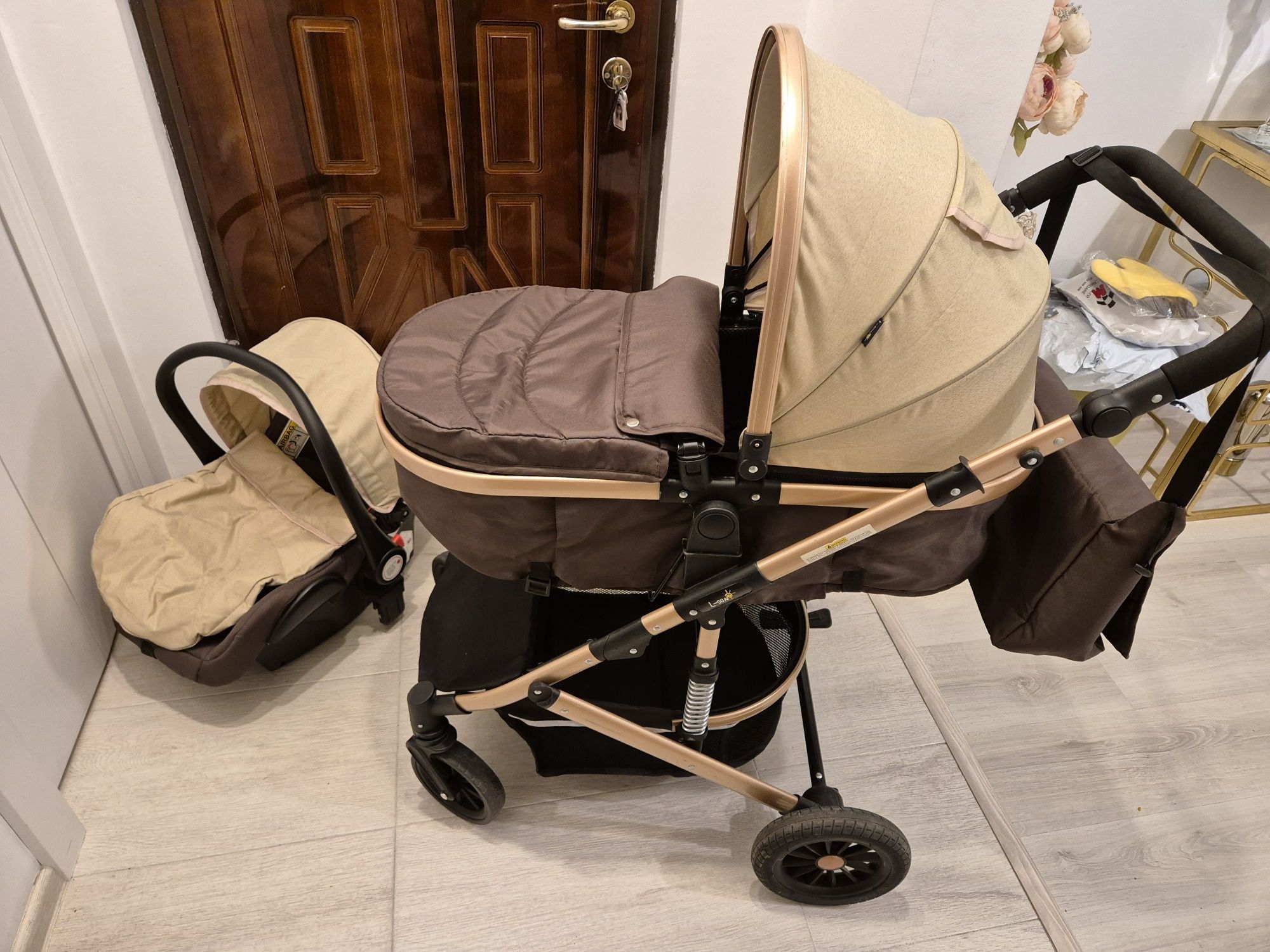 Vand carucior bebe 3in 1 culoare maro