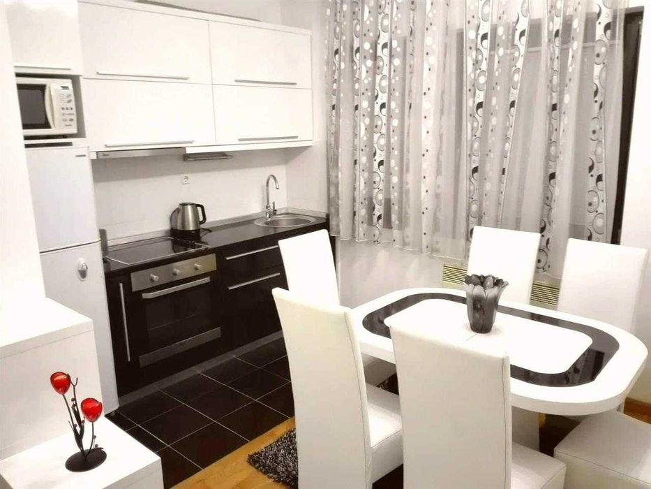 Дава се под наем Двустаен апартамент в Пловдив, Център - 65 кв.м за 265.2 € - Снимка #1