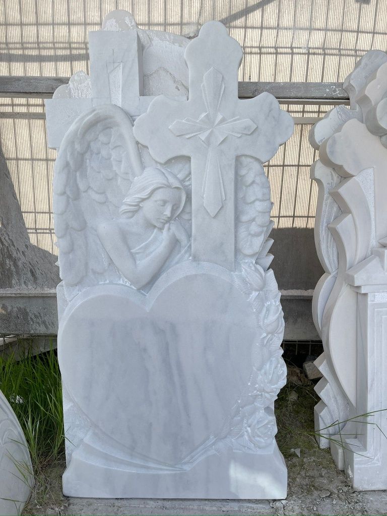 Monumente funerare